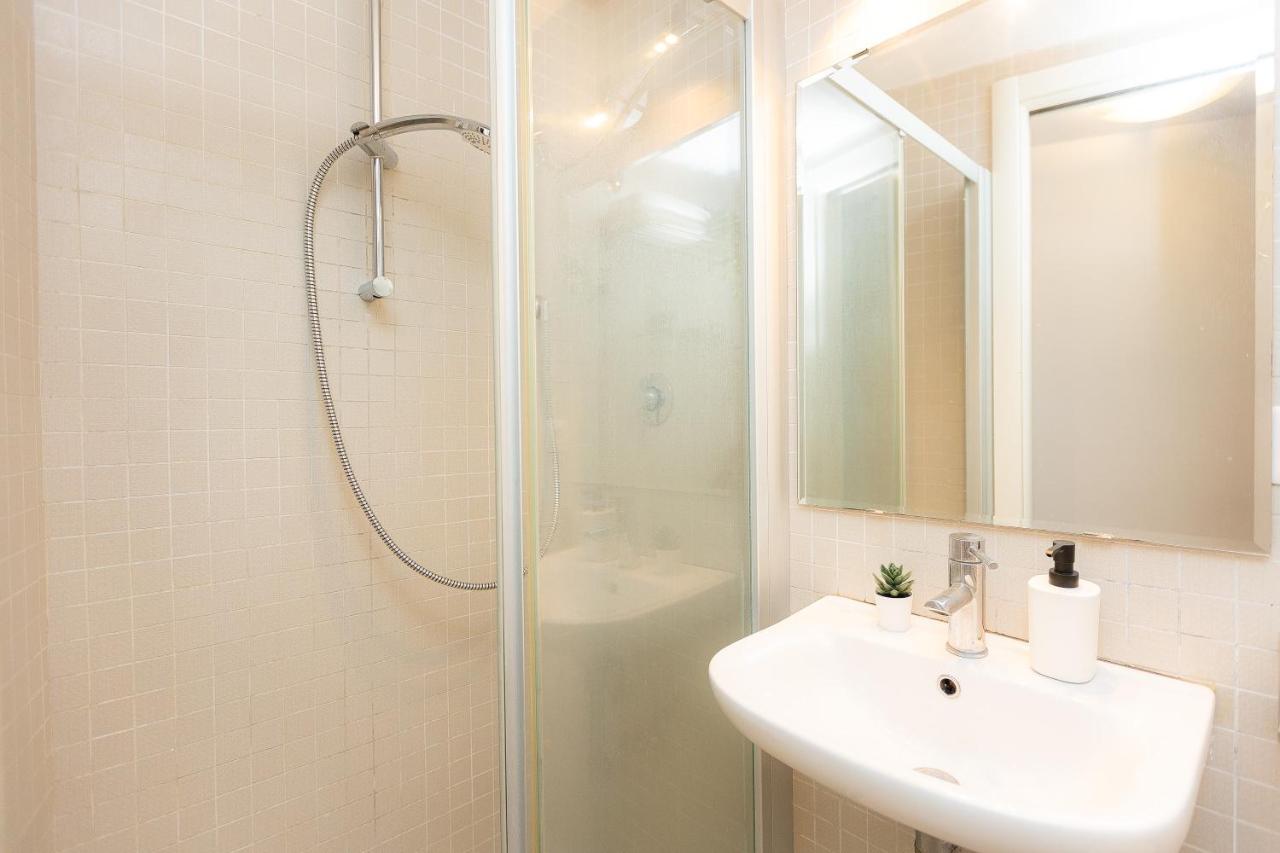 Casa Vinia Apartment โรม ภายนอก รูปภาพ